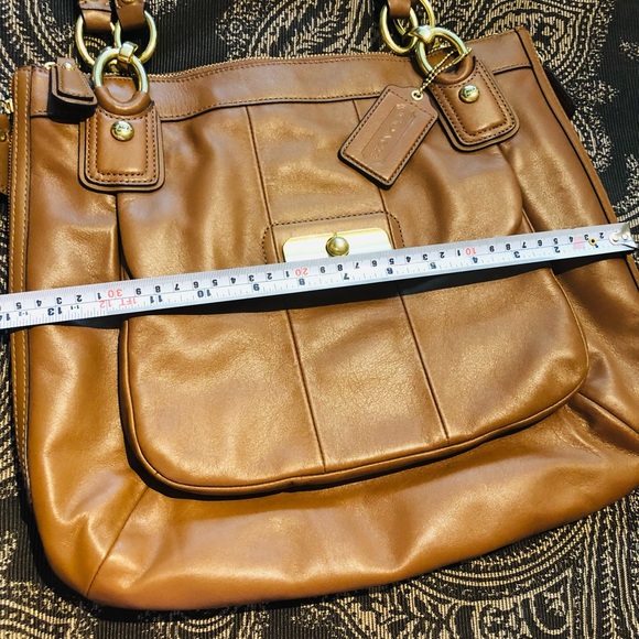 VINTAGE COACH HANDBAG - Picture 8 of 16